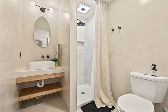 Jaz - The Sanctuary Properties's room