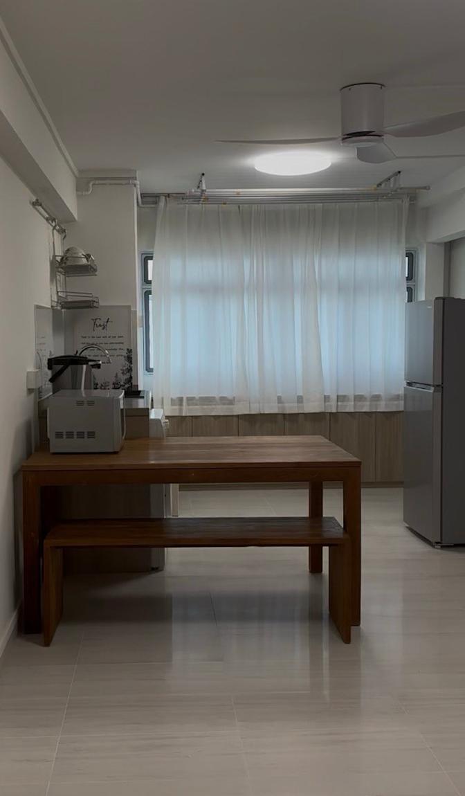 Sg-roomforrent's room