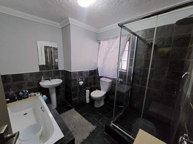 Nontobeko's room