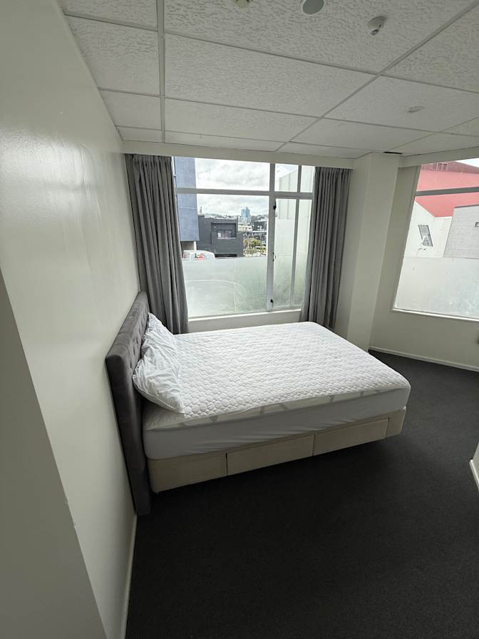 Andrew Manson's room
