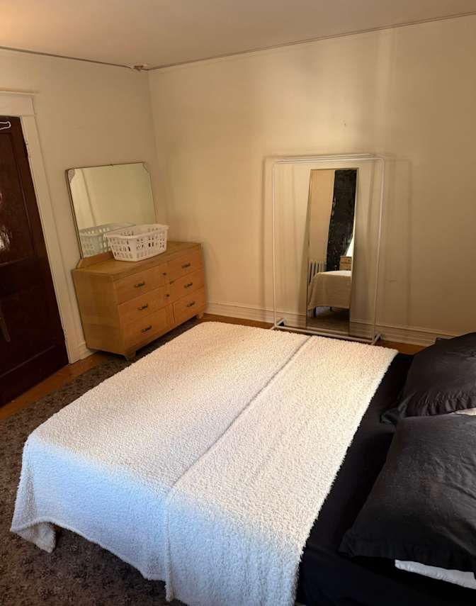 Anthony Olmo-Thomas's room