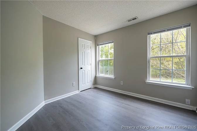 Alcove Rooms's room