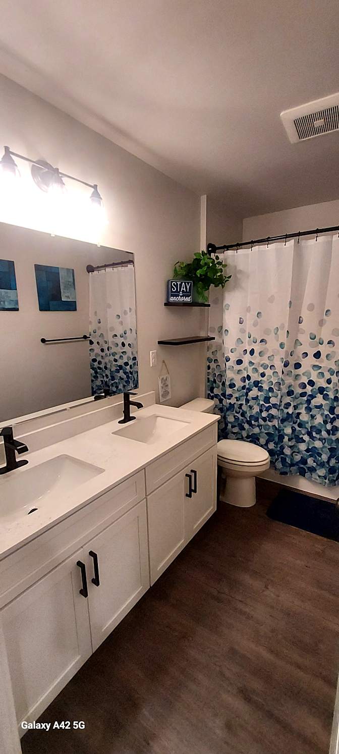 Delores & Robert Anderson's room