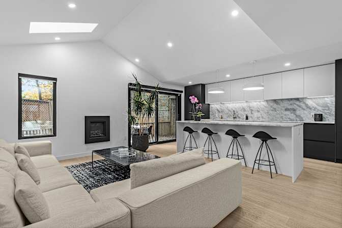 Alexia Economakis's room