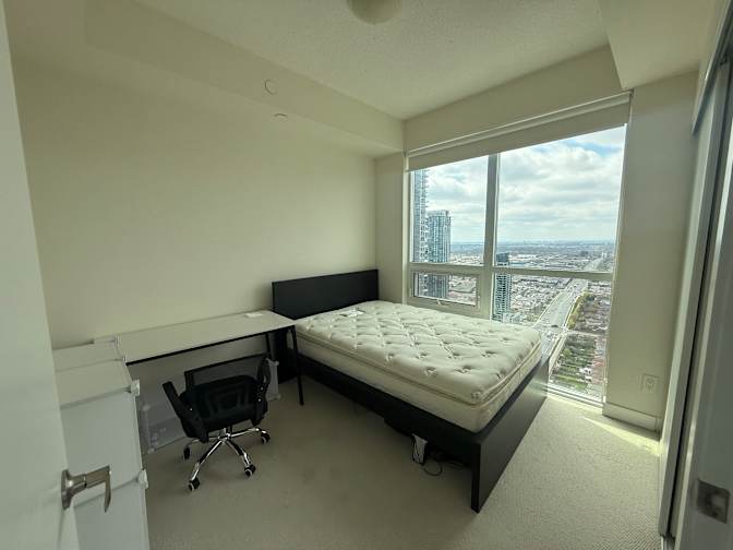 Evan Hu's room