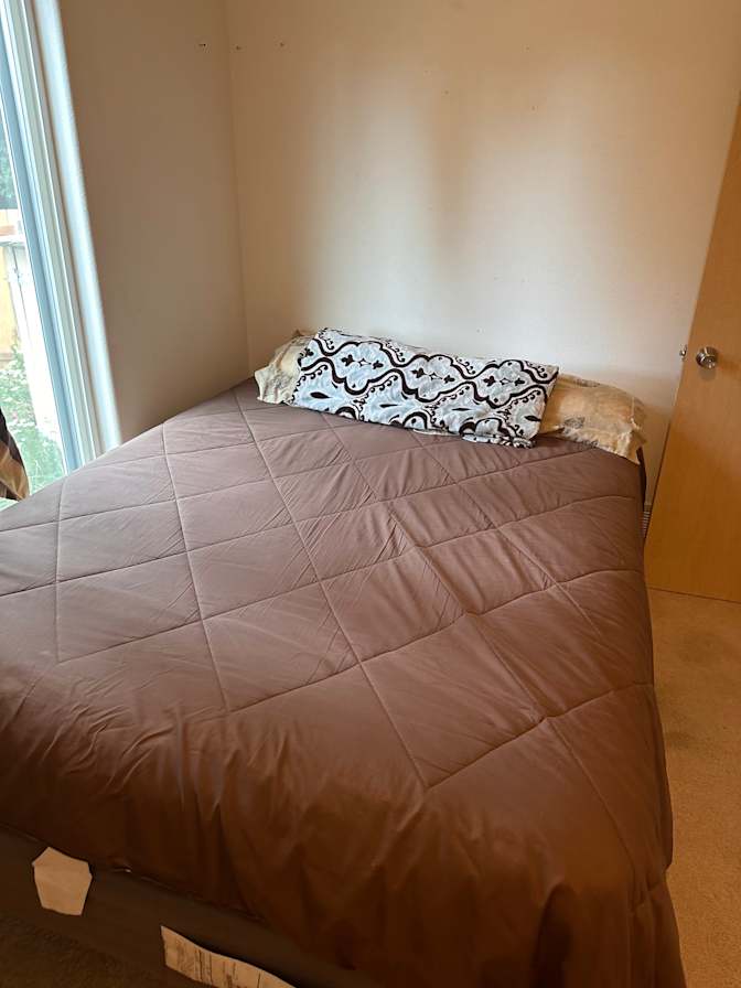 Oz's room