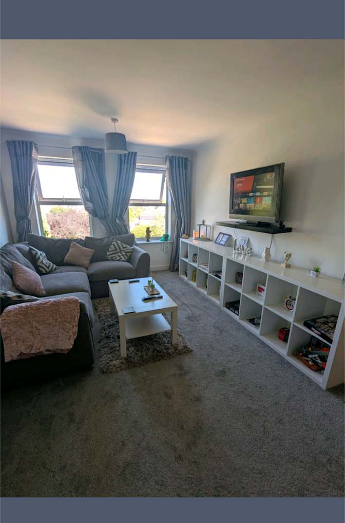 Liz's room