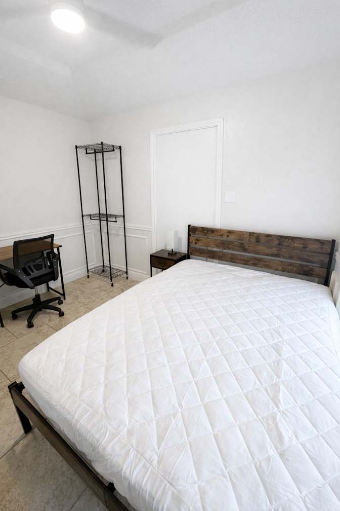 Sergio's room