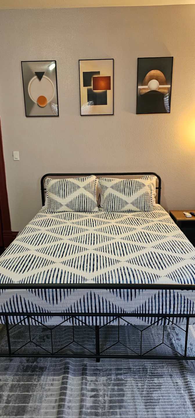 Corporate Heir's room