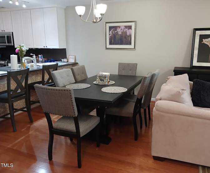 Alcove Rooms's room