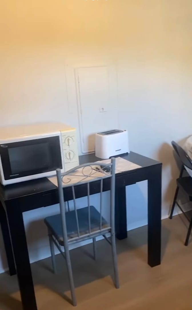 Reina's room