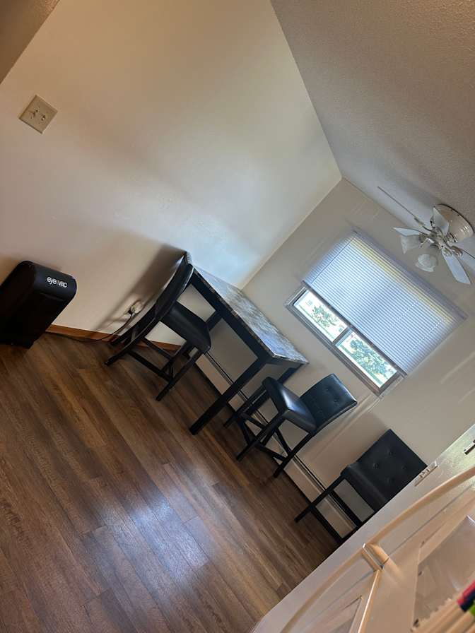 Saulvito Salas's room