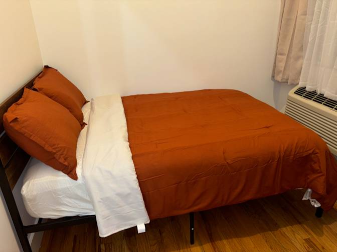 BROOKLYN APARTMENT SHARE LONG OR SHORT TERM's room