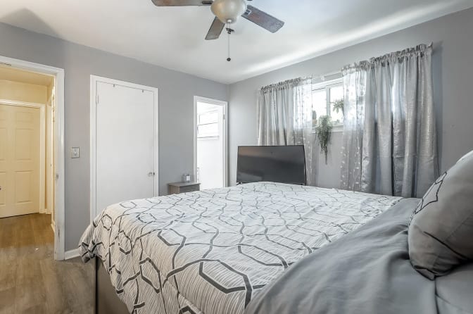 Rich's room