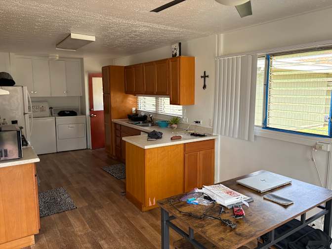 robert desrochers's room