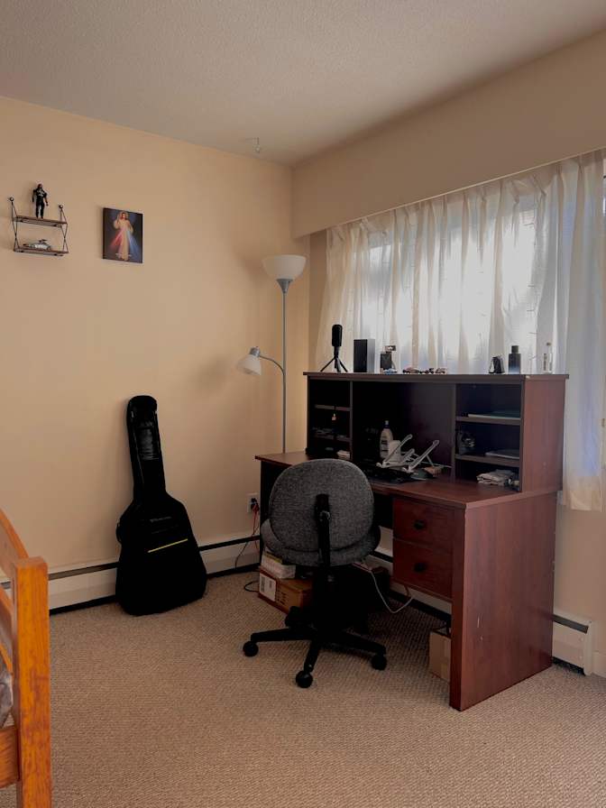 Emanwel's room