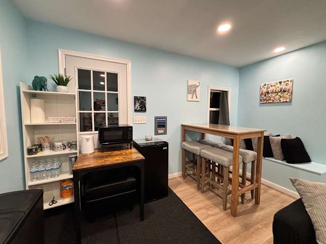 Marci Meyers's room