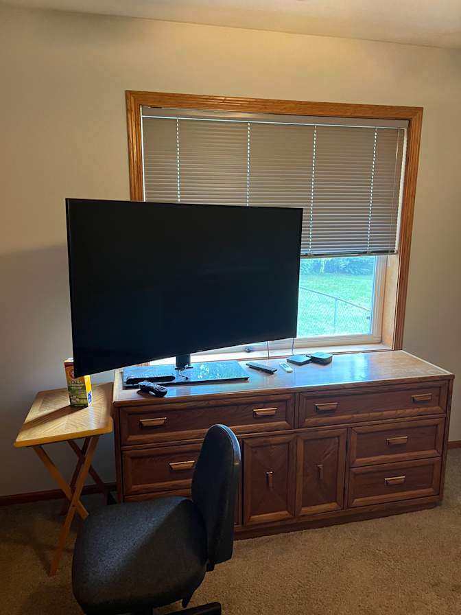 Ken's room