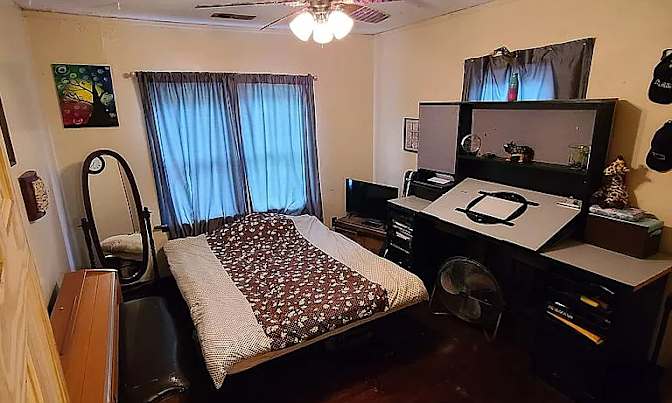 Javier's room