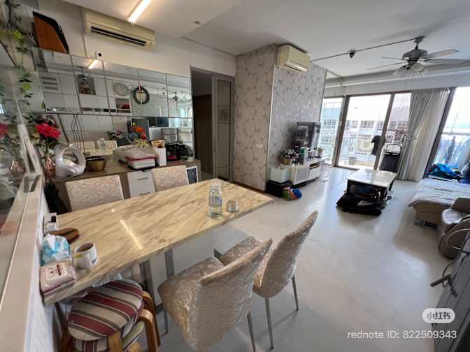 CAIHUA YANG's room