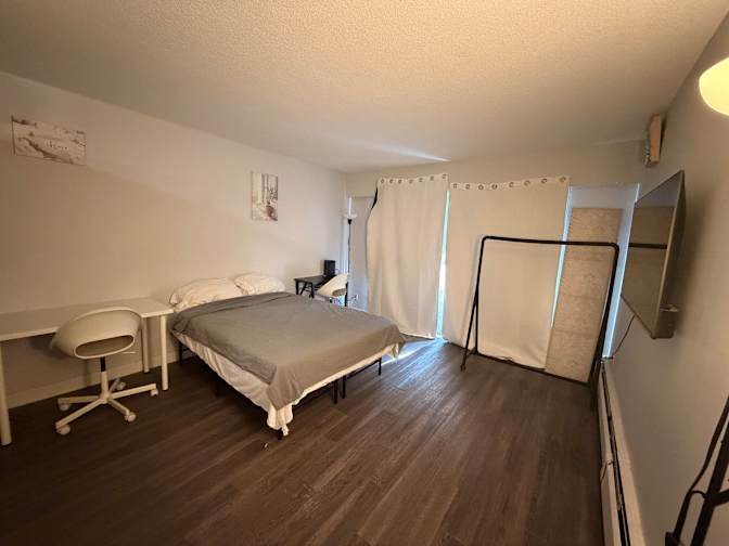 Axel's room