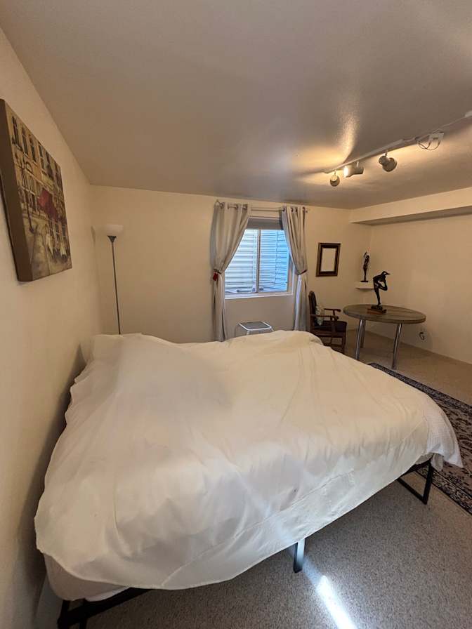 Mercedeh's room