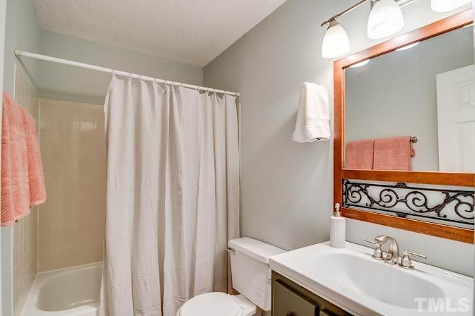 Alcove Rooms's room