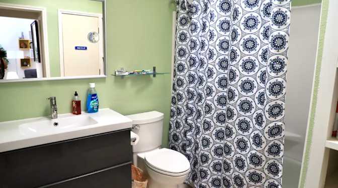Vivian's room