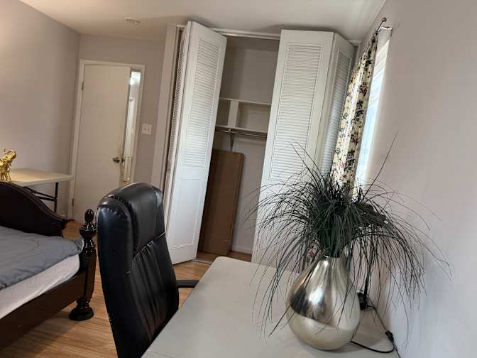 Ravi's room