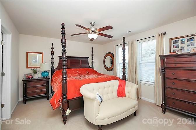 Alcove Rooms's room