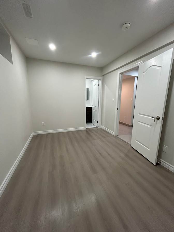 Lee's room