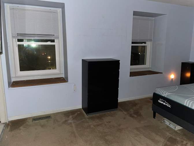 Sinai's room