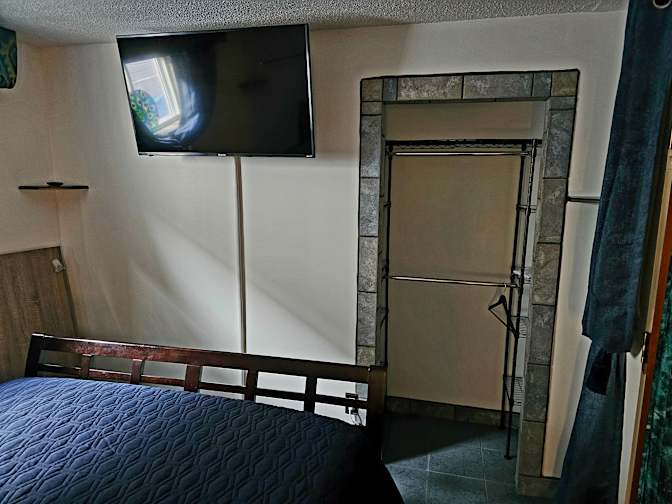 Axel Montaner's room