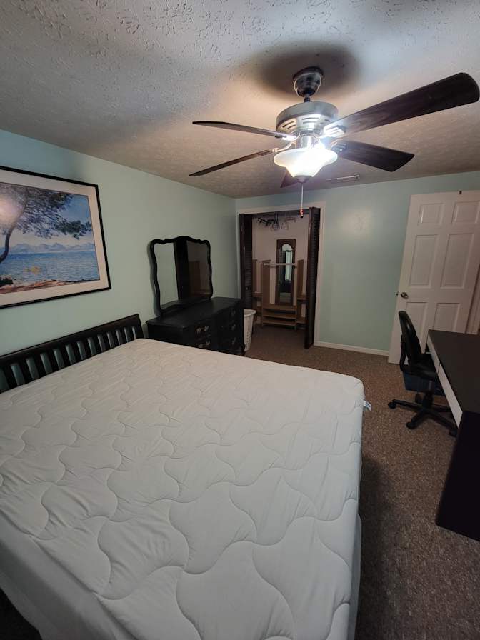 Jessalyn's room