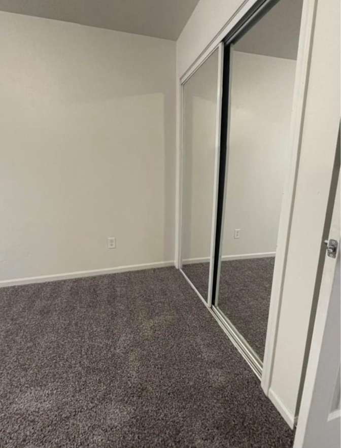 dina's room