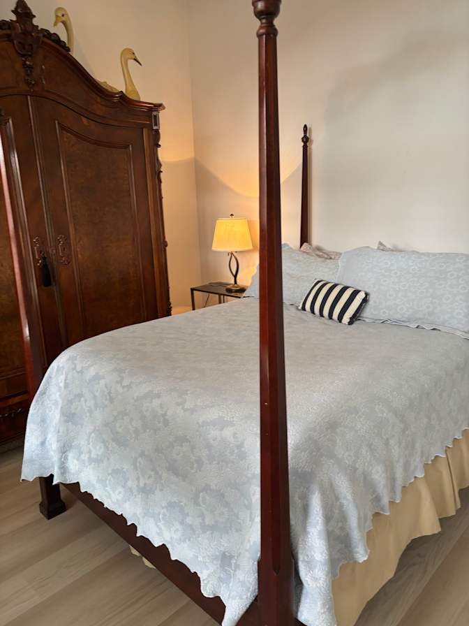 Robert Wollschleager's room