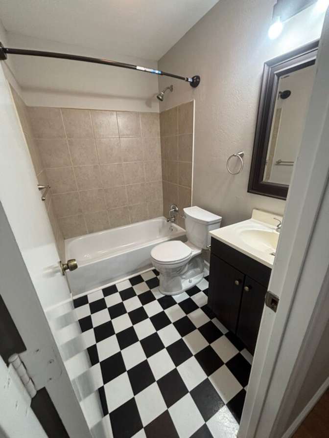 Alcove Rooms's room