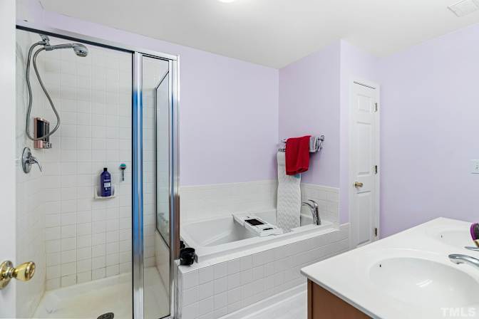 Alcove Rooms's room