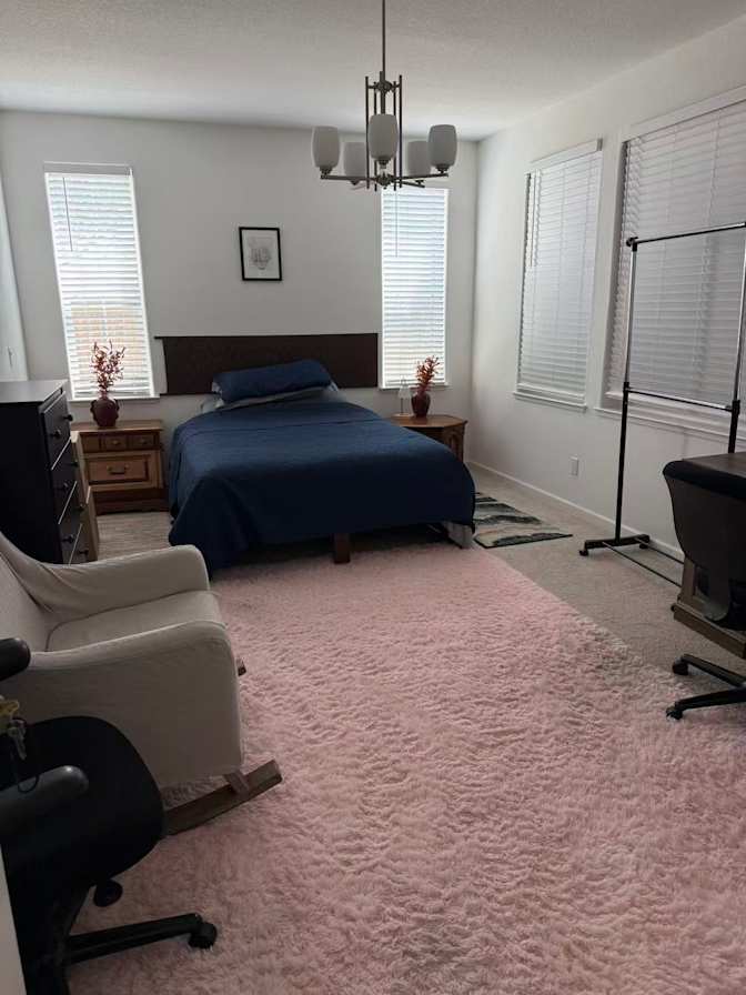 Lina Li's room