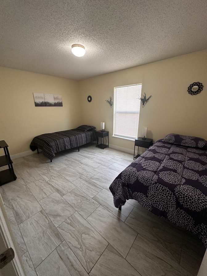 Glass Connect Housing Solutions's room