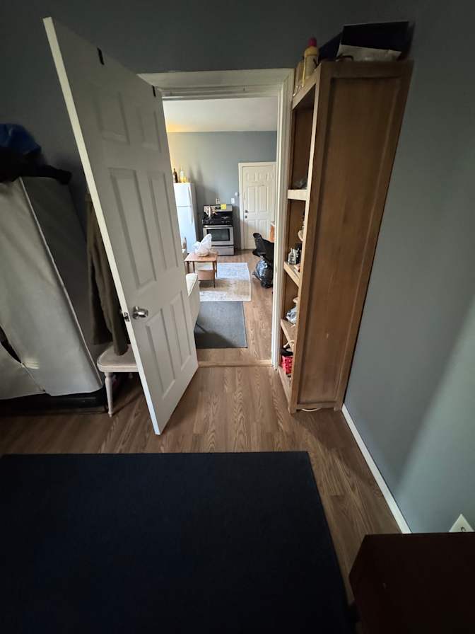 Erkin's room