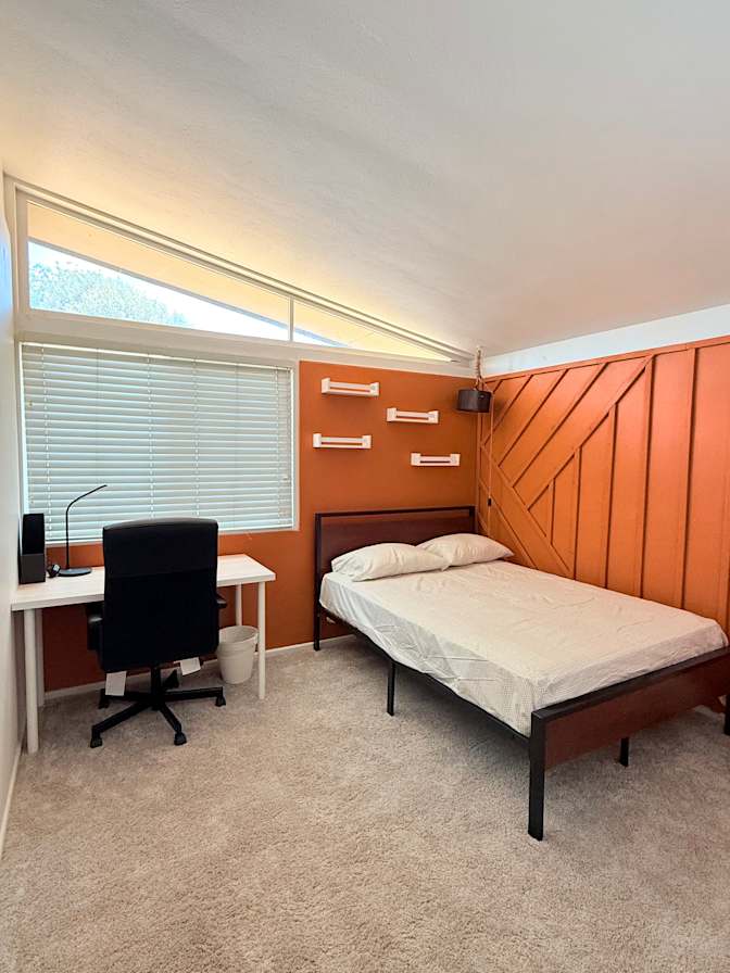 Binh's room