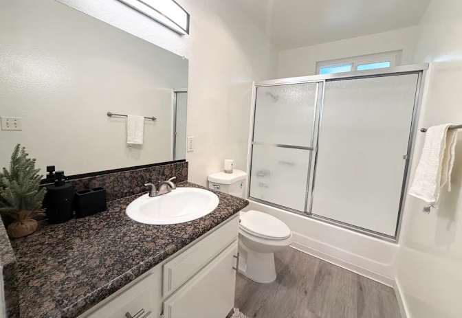 Spacious Room Available's room