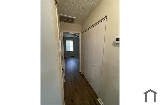 Alcove Rooms's room