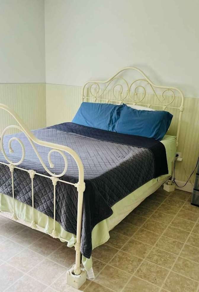 rentplacestampa's room