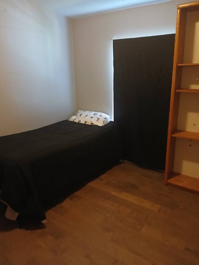 Al Barragan's room