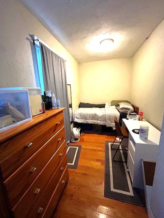 Al's room