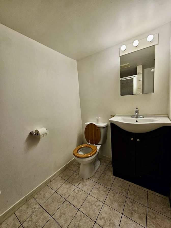 Mark Arguelles's room