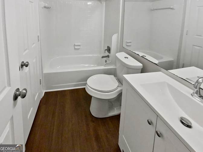 Alcove Rooms's room