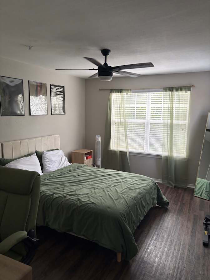 Simone's room